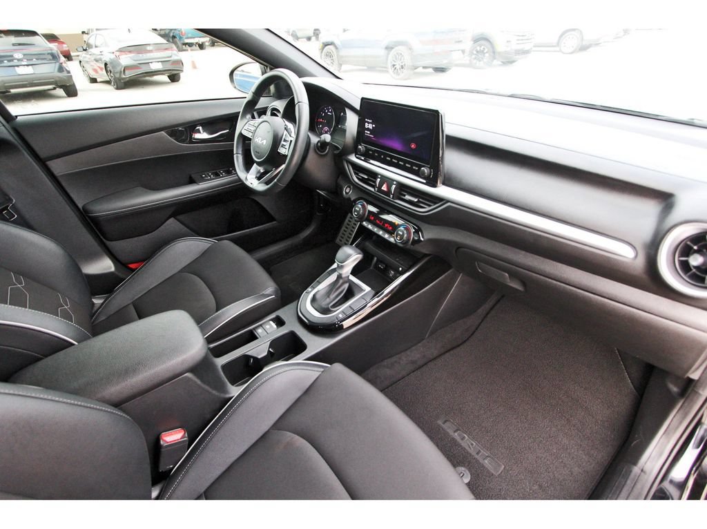 Used 2024 Kia Forte GT-Line w/ GT-Line Premium Package FWD image 28
