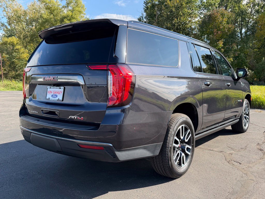 Used 2023 GMC Yukon XL AT4 w/ AT4 Premium Package AWD/4WD image 4
