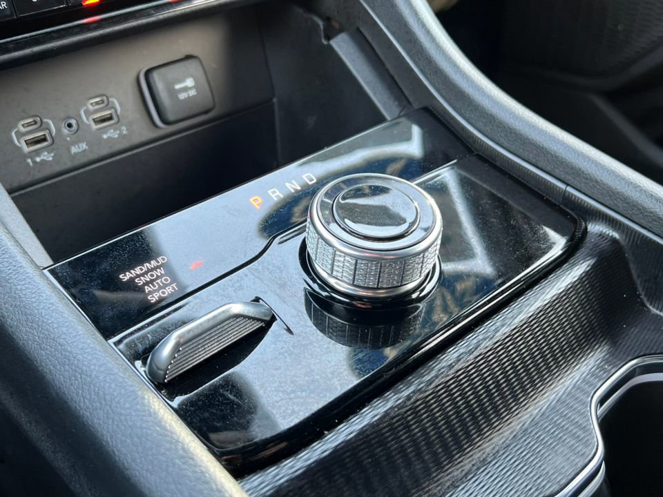 Used 2024 Jeep Grand Cherokee Limited w/ Trailer Tow Package image 32