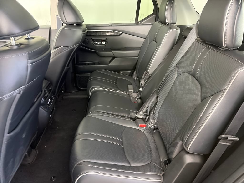 Used 2023 Honda Pilot Elite image 13