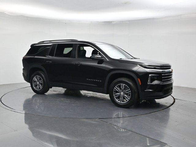 Used 2025 Chevrolet Traverse LT AWD/4WD image 3