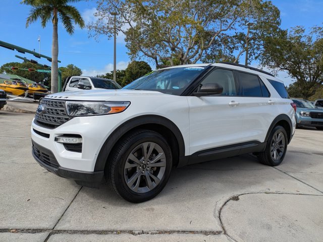 Certified 2021 Ford Explorer XLT w/ Equipment Group 202A image 7