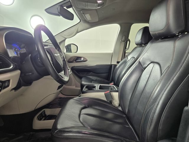 Used 2019 Chrysler Pacifica Touring-L Plus w/ Tire & Wheel Group FWD image 14
