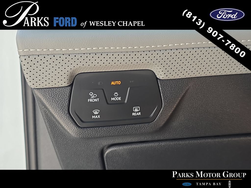 Used 2024 Volkswagen Atlas Cross Sport SEL R-Line AWD/4WD image 28