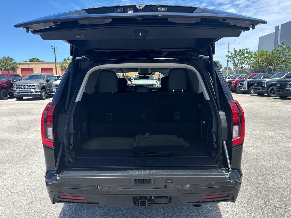 Certified 2025 Ford Expedition Active RWD image 30