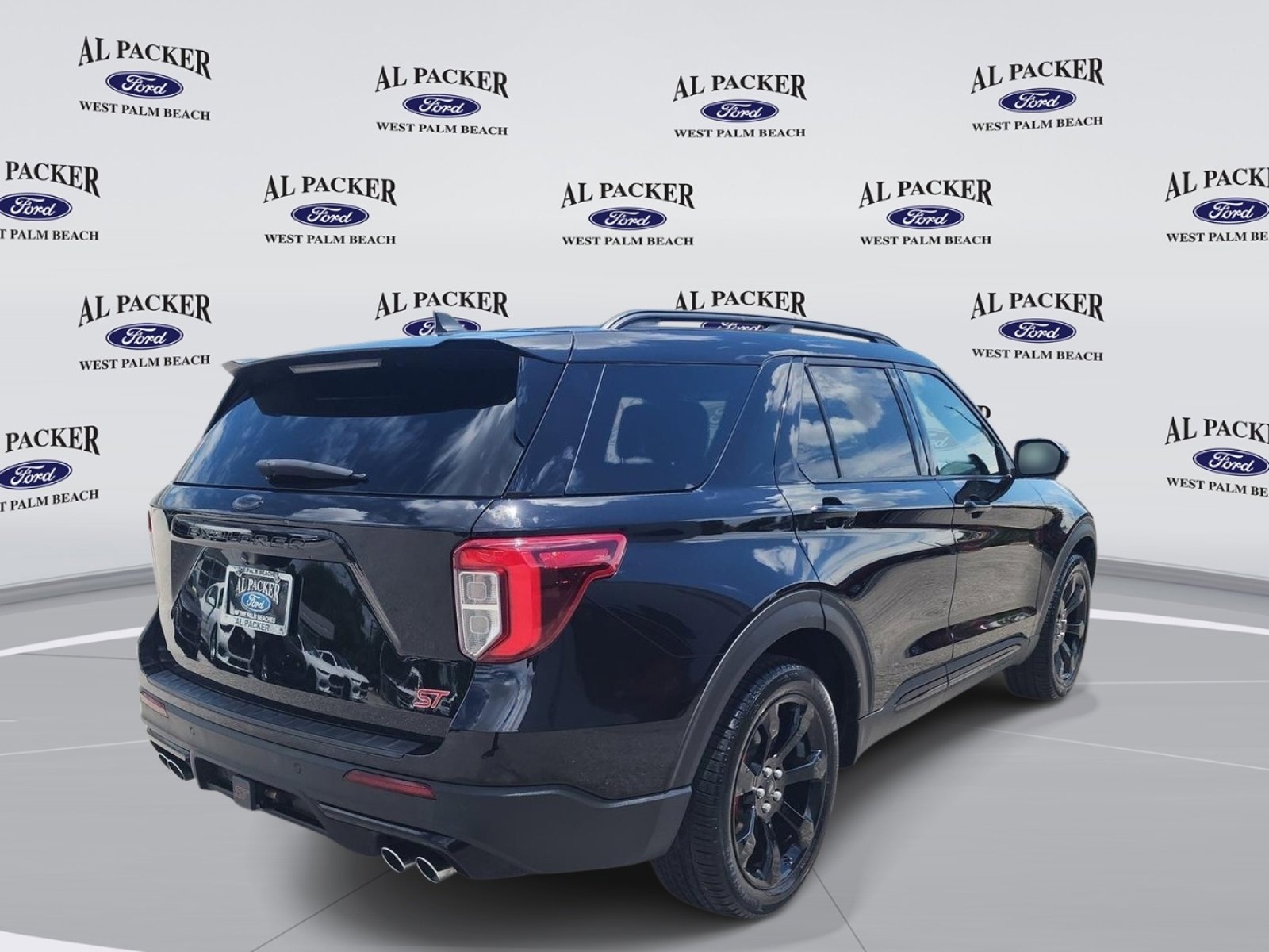 Certified 2022 Ford Explorer ST w/ ST Street Pack RWD image 5