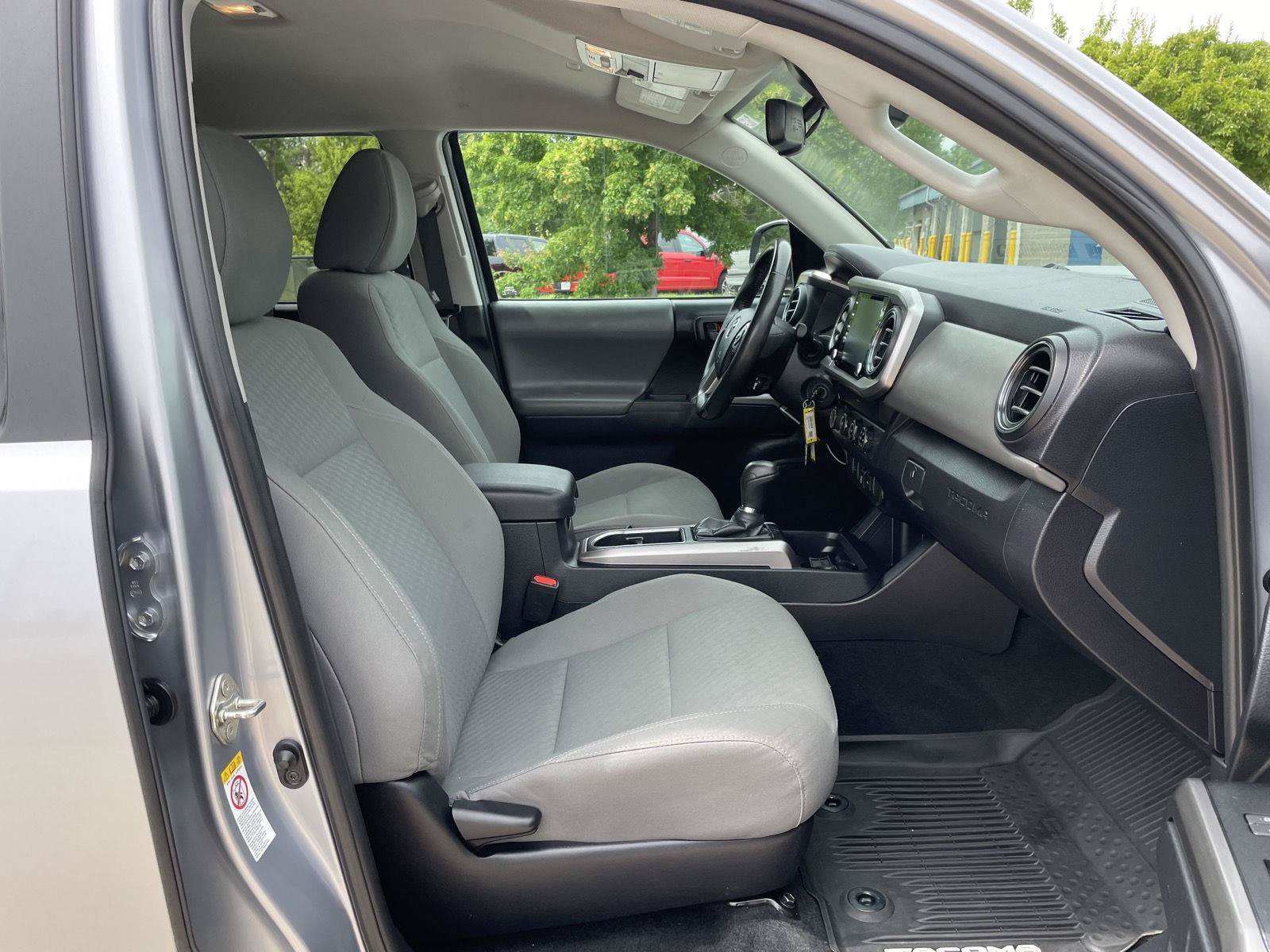 Used 2020 Toyota Tacoma SR5 AWD/4WD image 19