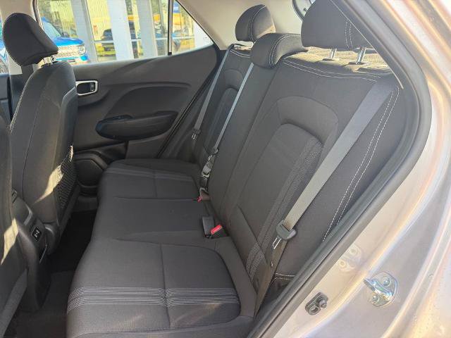 Used 2025 Hyundai Venue SEL FWD image 18