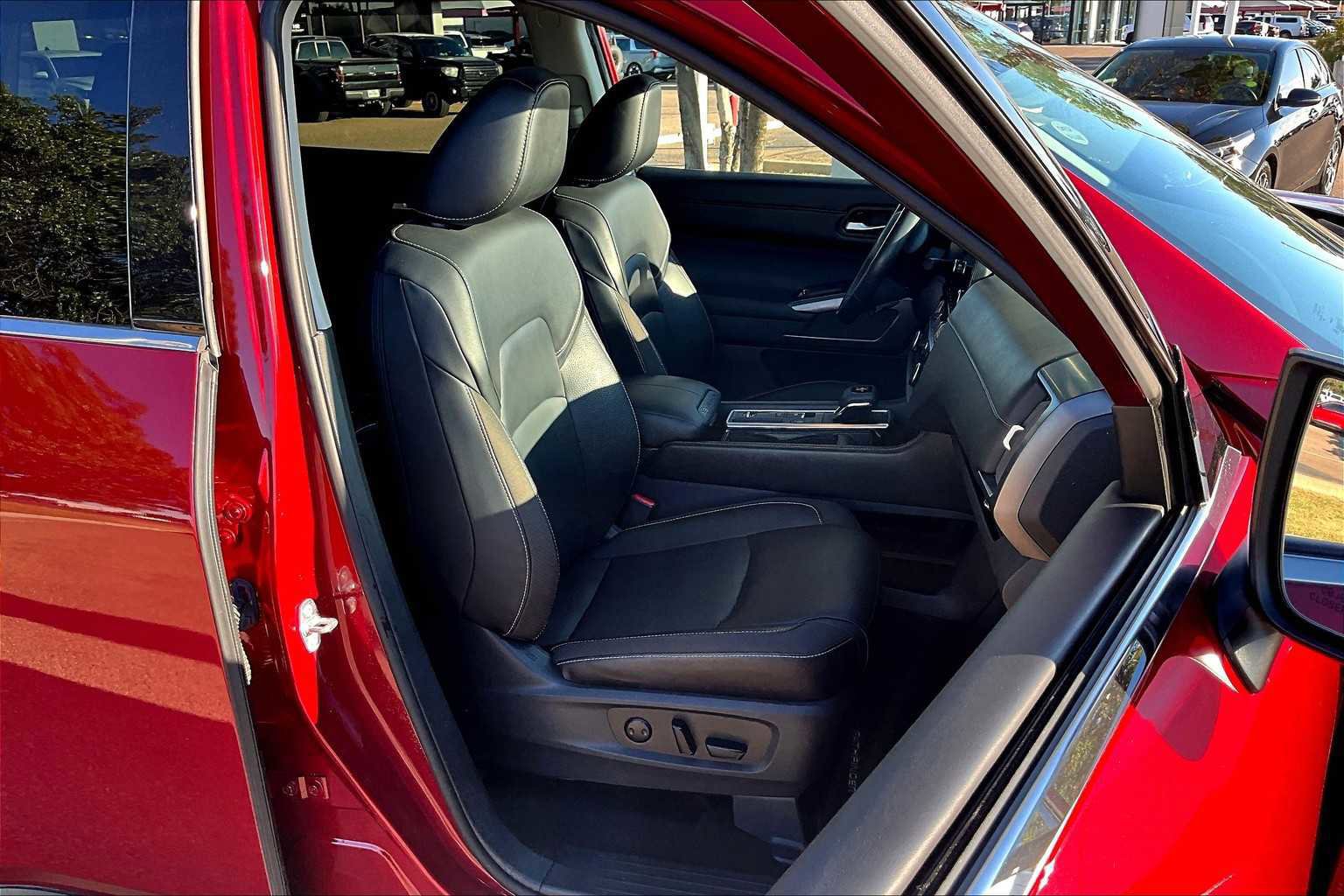 Used 2023 Nissan Pathfinder SL w/ SL Premium Package image 10