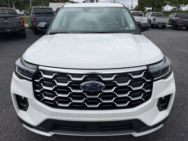 Certified 2025 Ford Explorer Platinum w/ Ultimate Package AWD/4WD image 9