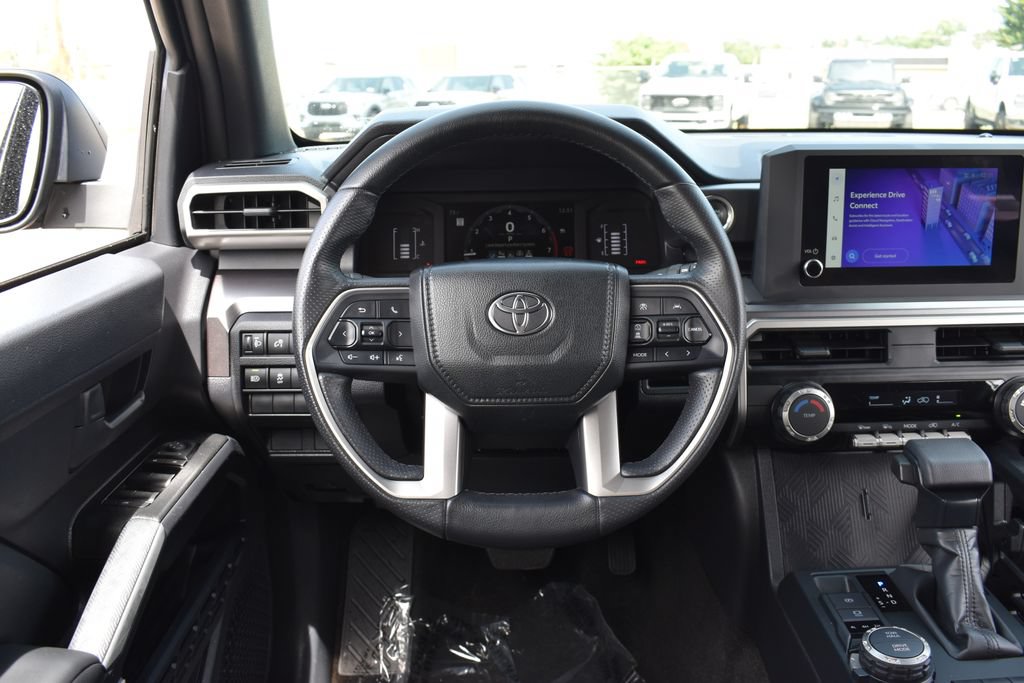 Used 2025 Toyota 4Runner SR5 AWD/4WD image 15