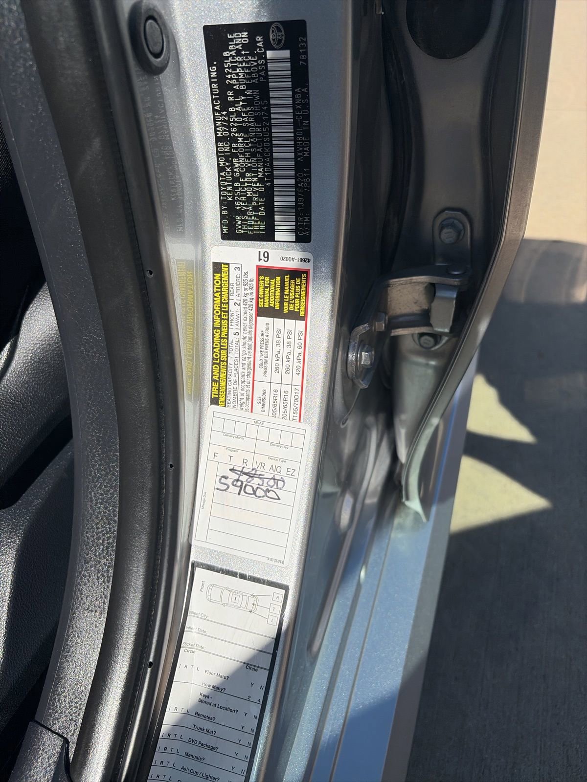 Used 2025 Toyota Camry LE image 24