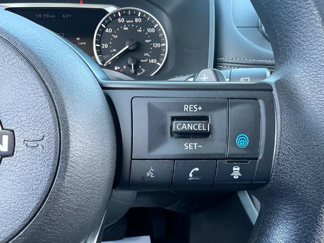 Used 2024 Nissan Rogue SV AWD/4WD image 16