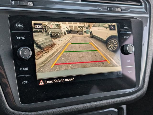 Used 2023 Volkswagen Tiguan SE image 17