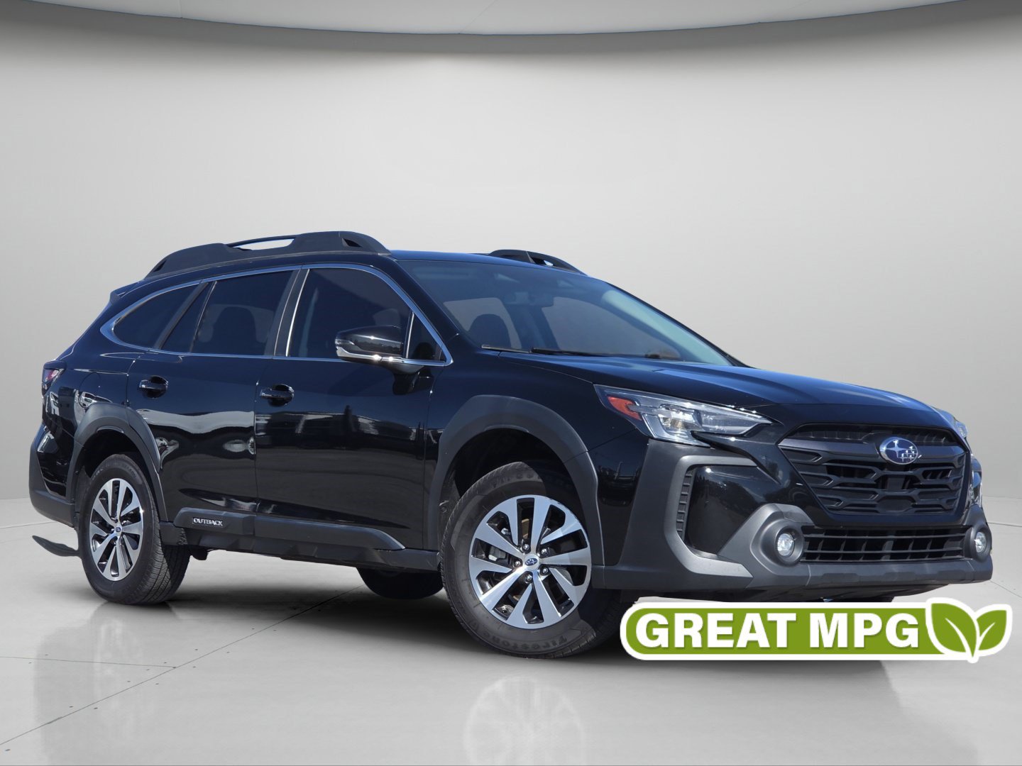 Used 2024 Subaru Outback Premium AWD/4WD image 1