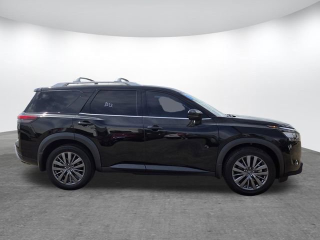 Used 2024 Nissan Pathfinder SL w/ SL Premium Package FWD image 3