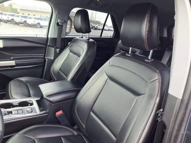 Certified 2022 Ford Explorer XLT w/ Equipment Group 202A image 10