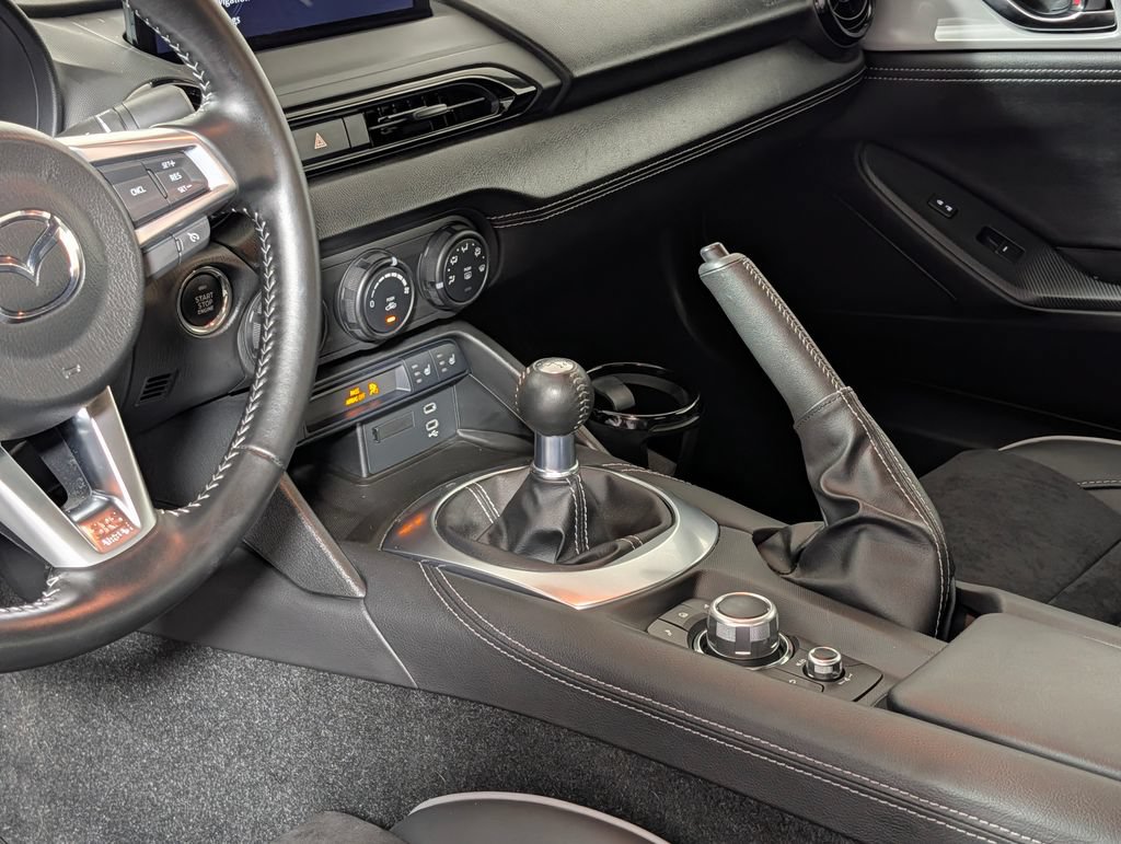 Used 2024 MAZDA MX-5 Miata RF Club w/ Weather Package RWD image 20