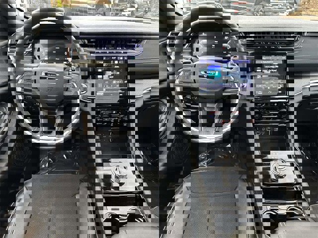 Used 2023 Jeep Grand Cherokee Altitude image 8