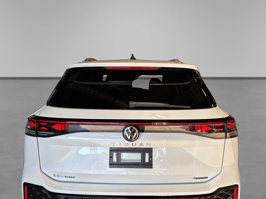 Used 2026 Volkswagen Tiguan SEL R-Line AWD/4WD image 17