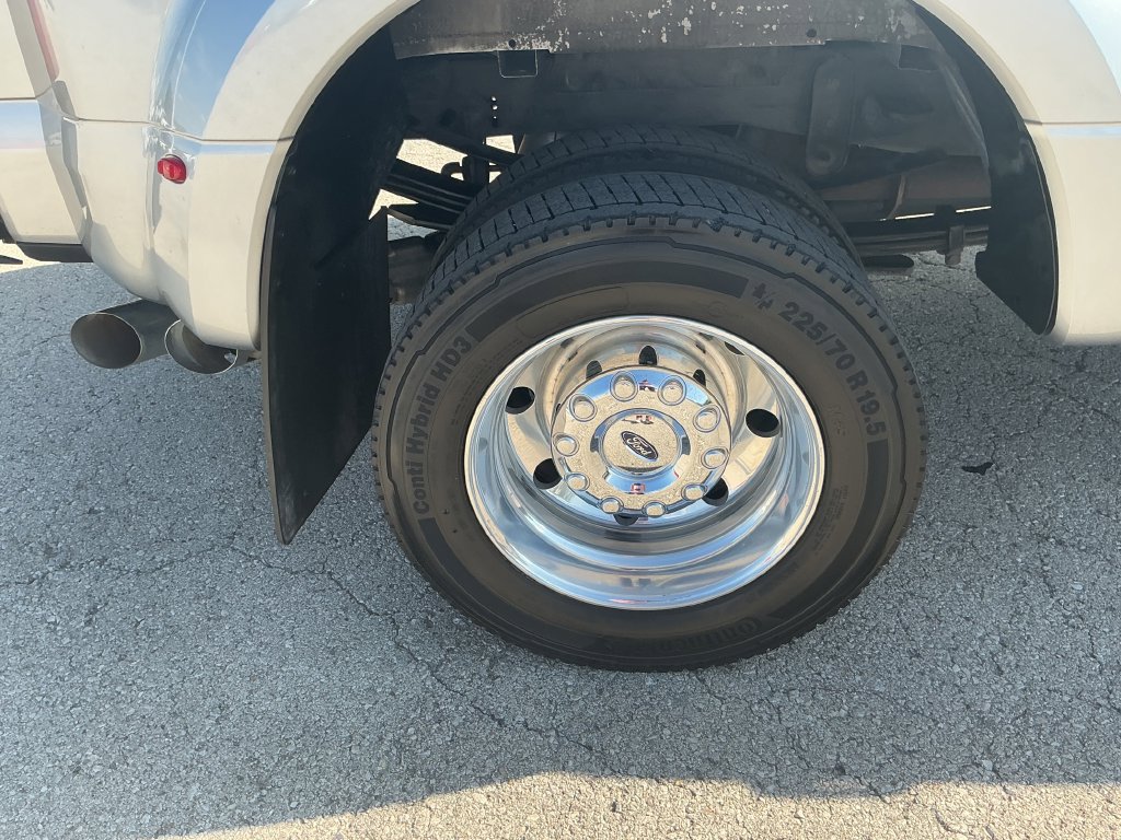 Certified 2022 Ford F450 Platinum w/ FX4 Off-Road Package AWD/4WD image 9