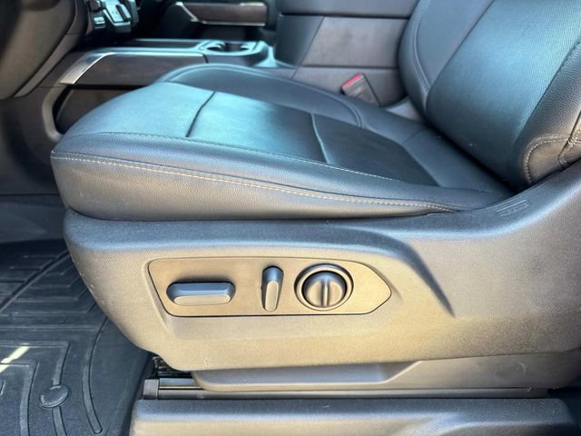 Used 2022 GMC Sierra 3500 SLT w/ SLT Premium Package image 18