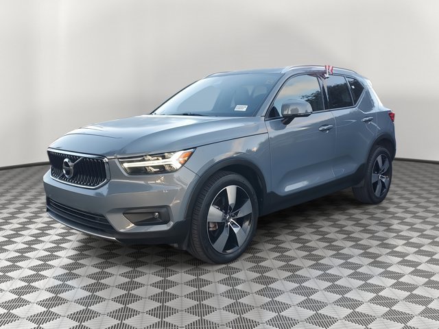 Used 2021 Volvo XC40 T5 Momentum w/ Protection Package Premier image 3