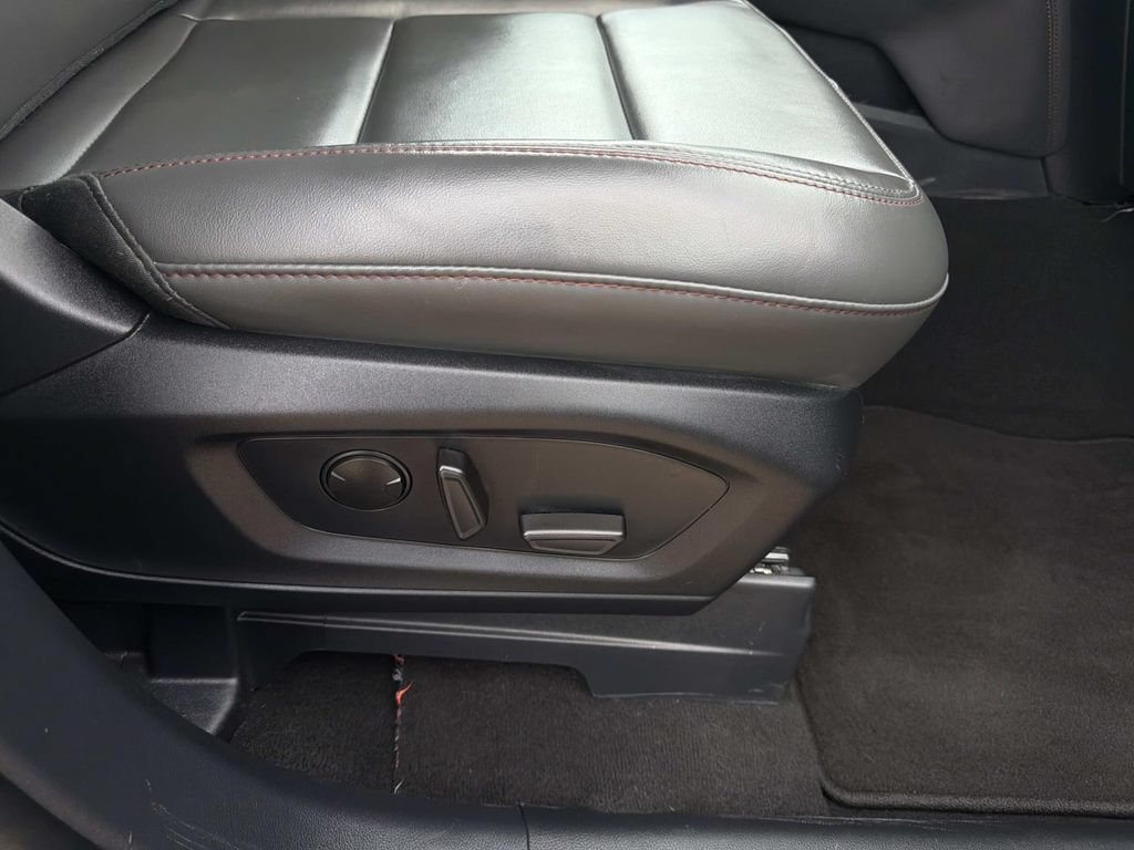 Certified 2025 Ford Explorer Active w/ Active Comfort Package RWD image 14