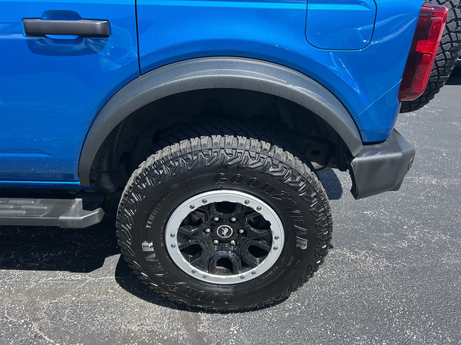 Certified 2023 Ford Bronco Big Bend w/ Sasquatch Package AWD/4WD image 31