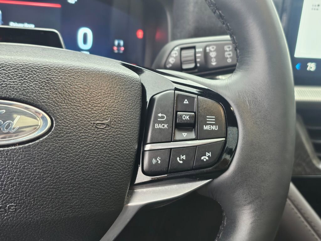 Certified 2025 Ford Explorer Platinum w/ LUX Leather Package image 27