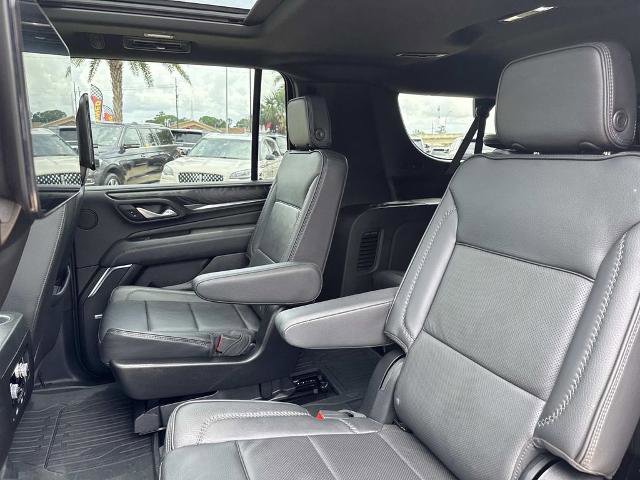 Used 2024 GMC Yukon XL Denali w/ Denali Reserve Package RWD image 19
