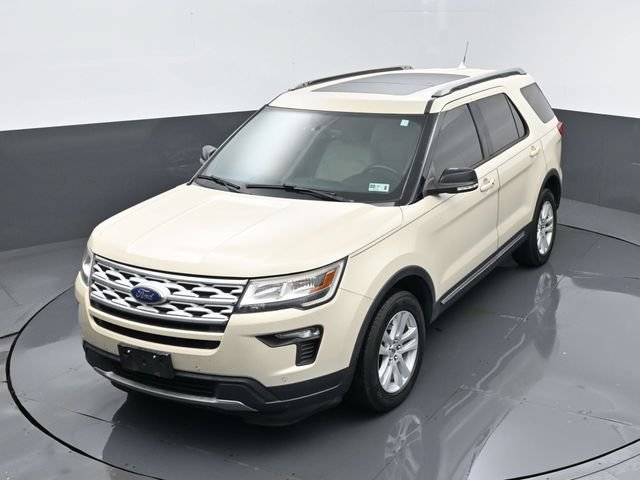 Certified 2018 Ford Explorer XLT w/ Equipment Group 202A AWD/4WD image 24