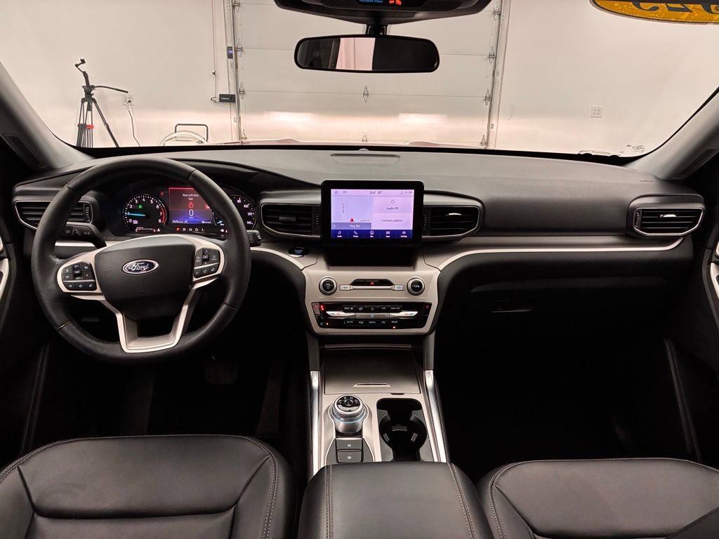 Certified 2023 Ford Explorer XLT w/ Equipment Group 202A image 9