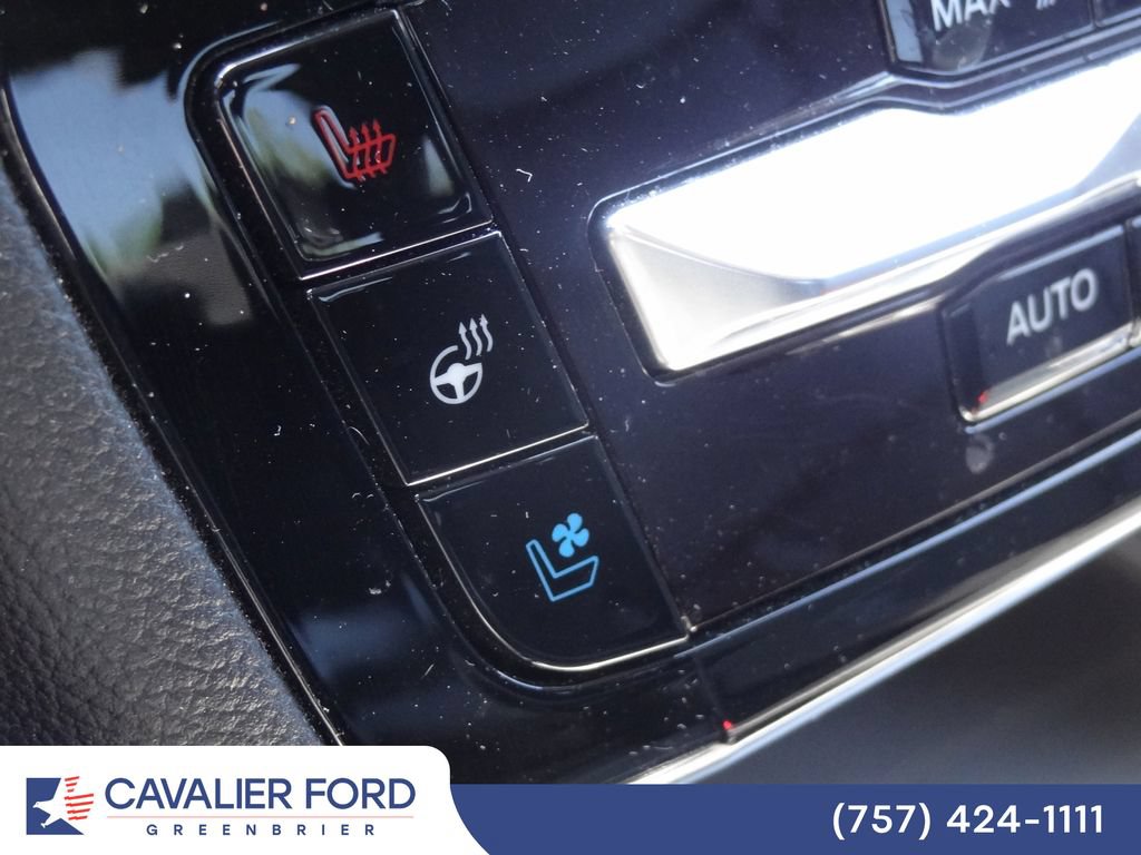 Certified 2023 Ford Explorer Limited w/ Equipment Group 301A AWD/4WD image 17