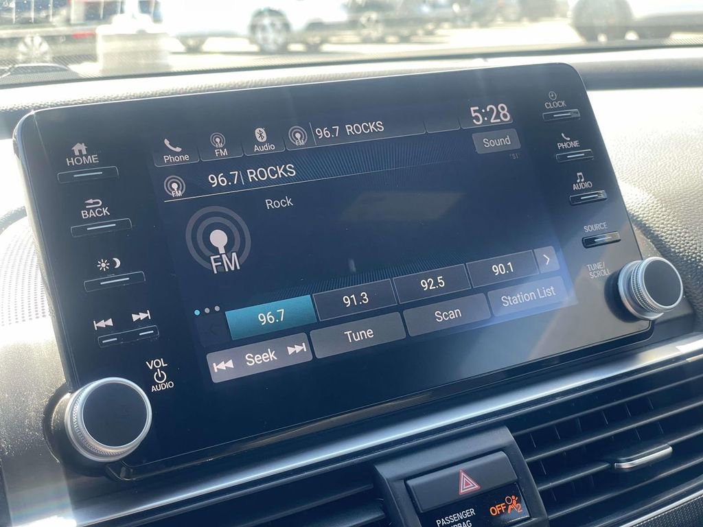 Used 2018 Honda Accord Sport image 16