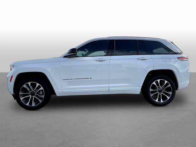 Used 2023 Jeep Grand Cherokee Overland w/ Luxury Tech Group IV AWD/4WD image 4
