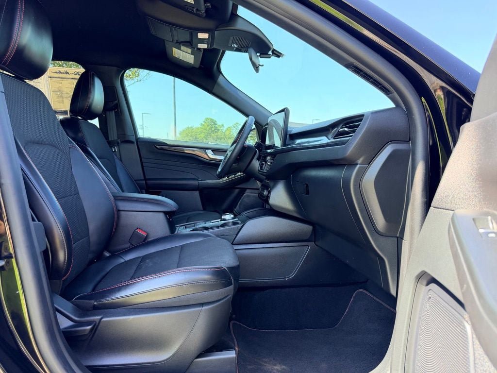 Certified 2023 Ford Escape ST-Line w/ Tech Pack #1 FWD image 16