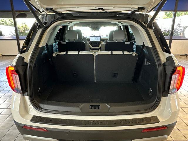 Certified 2026 Ford Explorer Platinum w/ LUX Leather Package AWD/4WD image 22