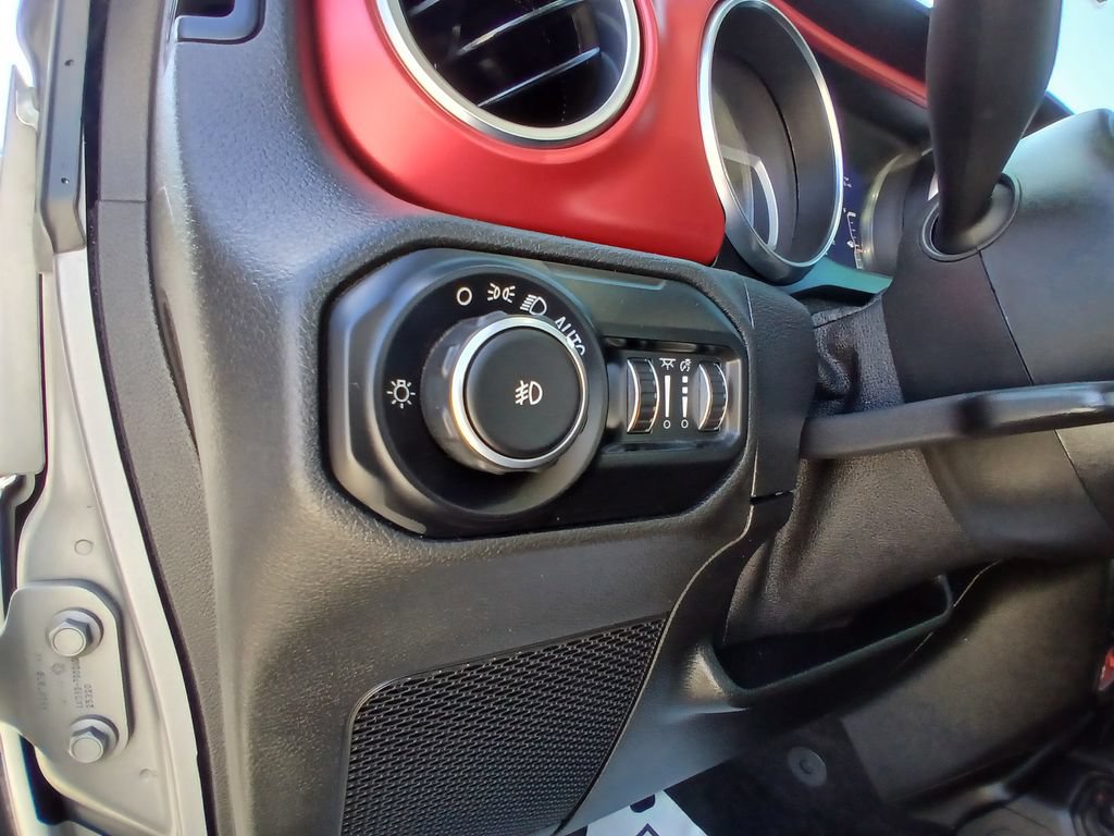 Used 2021 Jeep Wrangler Unlimited Rubicon AWD/4WD image 13