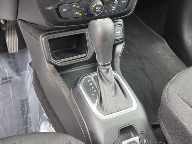 Used 2021 Jeep Renegade Latitude FWD image 23