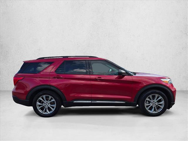 Certified 2021 Ford Explorer XLT w/ Equipment Group 202A RWD image 4