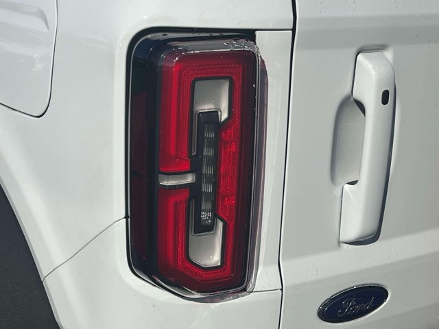 Certified 2022 Ford Bronco Outer Banks w/ Sasquatch Package AWD/4WD image 8