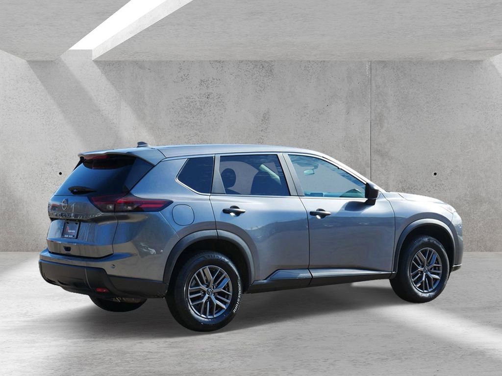 Used 2024 Nissan Rogue S FWD image 3