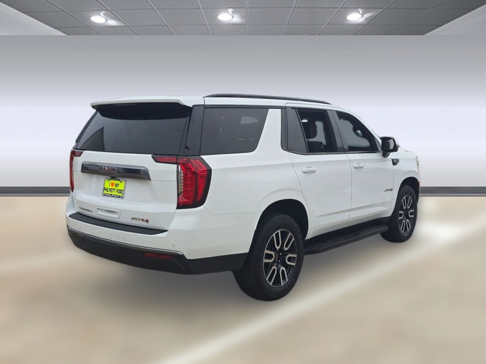 Used 2024 GMC Yukon AT4 w/ Technology Package image 9