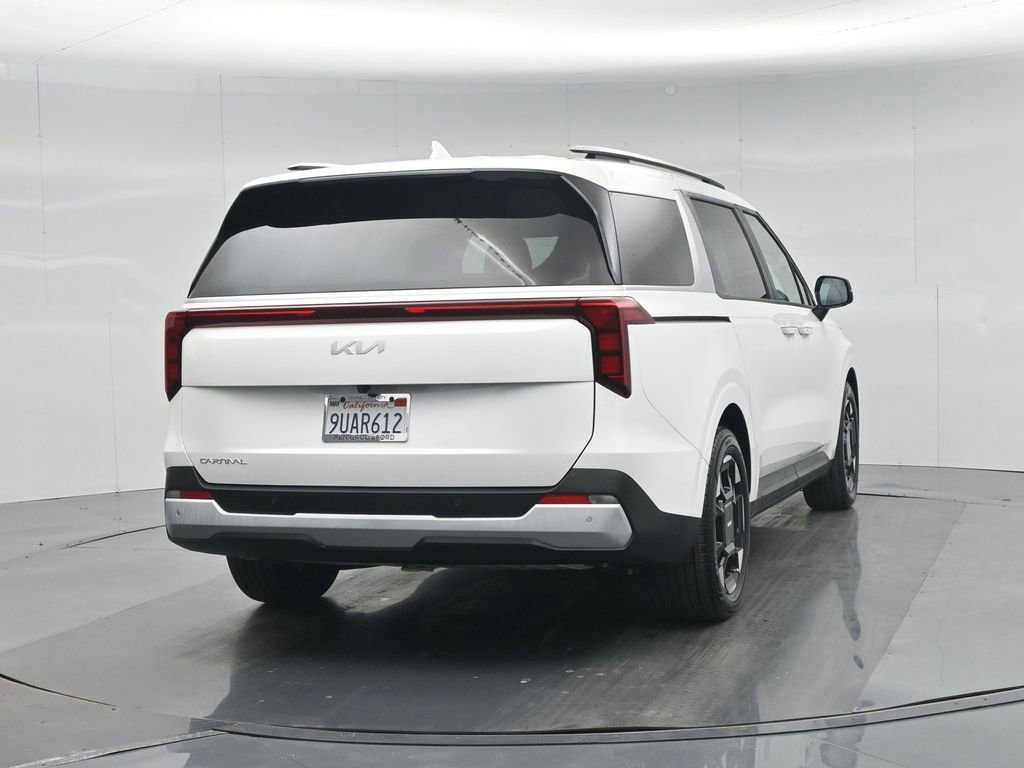 Used 2025 Kia Carnival EX image 58