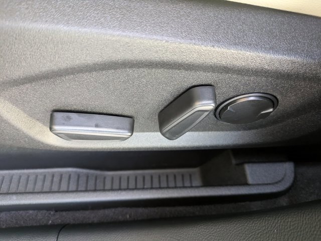 Certified 2024 Ford Edge Titanium image 21