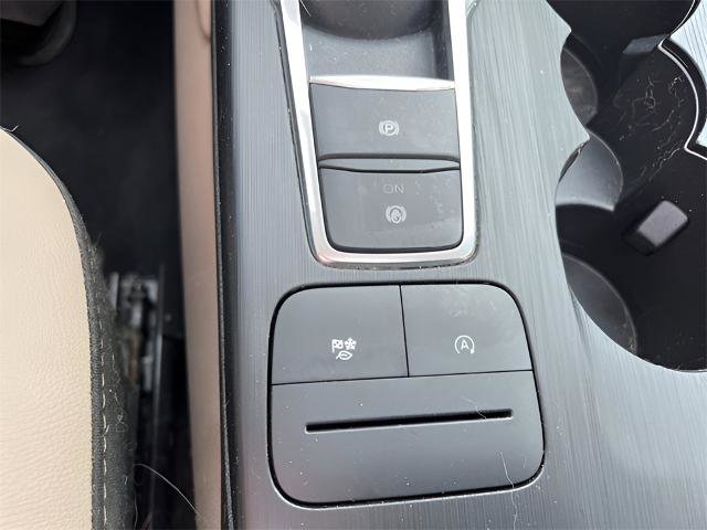 Certified 2022 Ford Escape SEL w/ Technology Package image 26