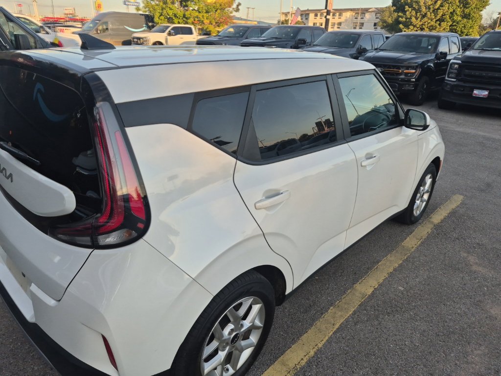 Used 2024 Kia Soul LX w/ LX Technology Package FWD image 20