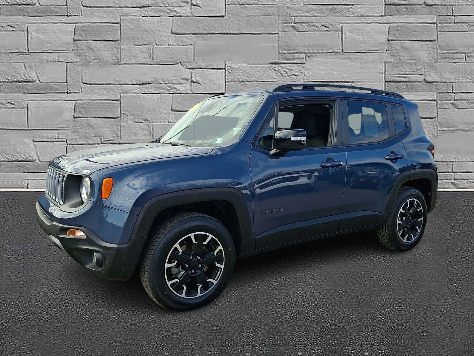 Used 2023 Jeep Renegade Latitude image 5
