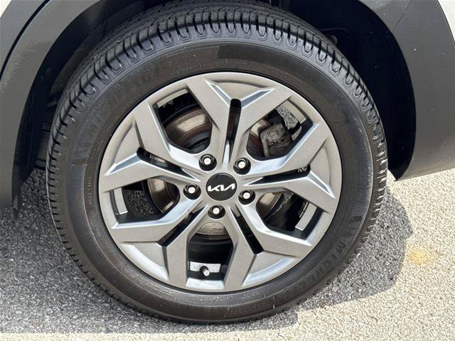 Used 2024 Kia Seltos LX AWD/4WD image 9